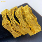 Wavy Hollow Filigree Embossed Craft 24K Real Gold Plated Copper Alloy Bangle, Vintage Chinese Palace Style, Wedding Ceremony Banquet Gift Bracelet