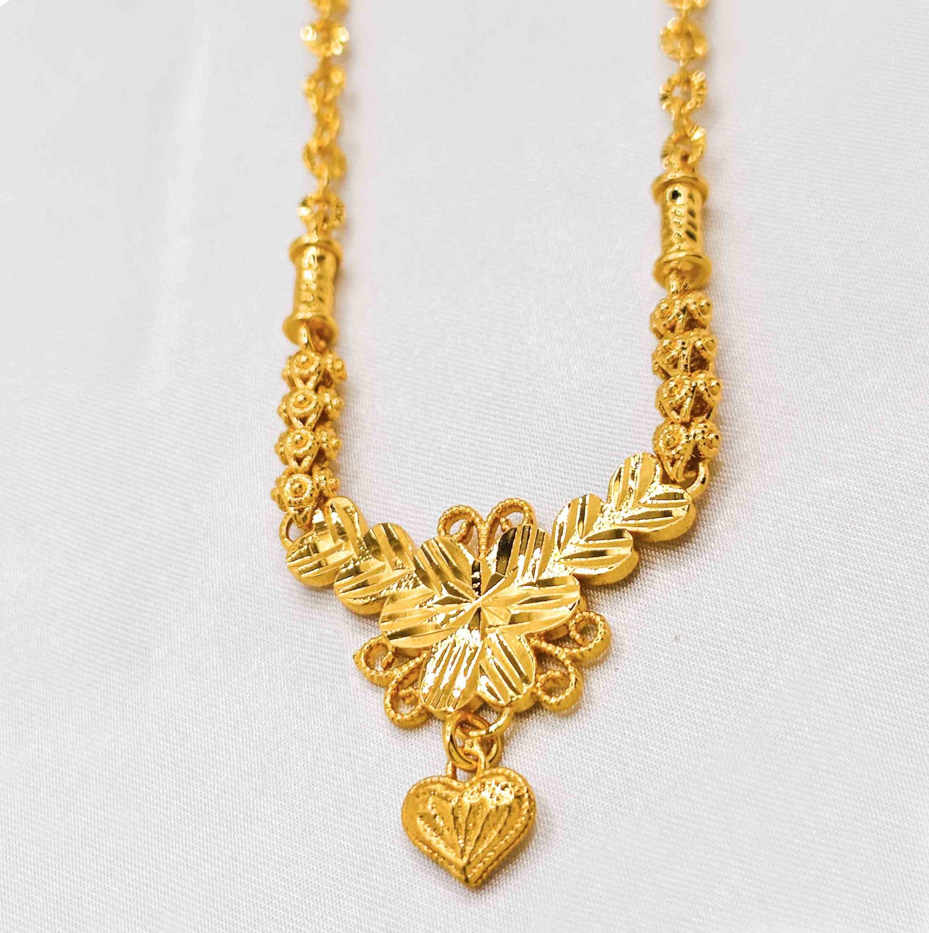 Vintage Filigree Four-Leaf Flower Heart Drop Carved Chain Design, 18K Real Gold Plated Copper Necklace, Heavy Middle Eastern Palace Luxury Style, Wedding Banquet Daily Gift Clavicle Chain