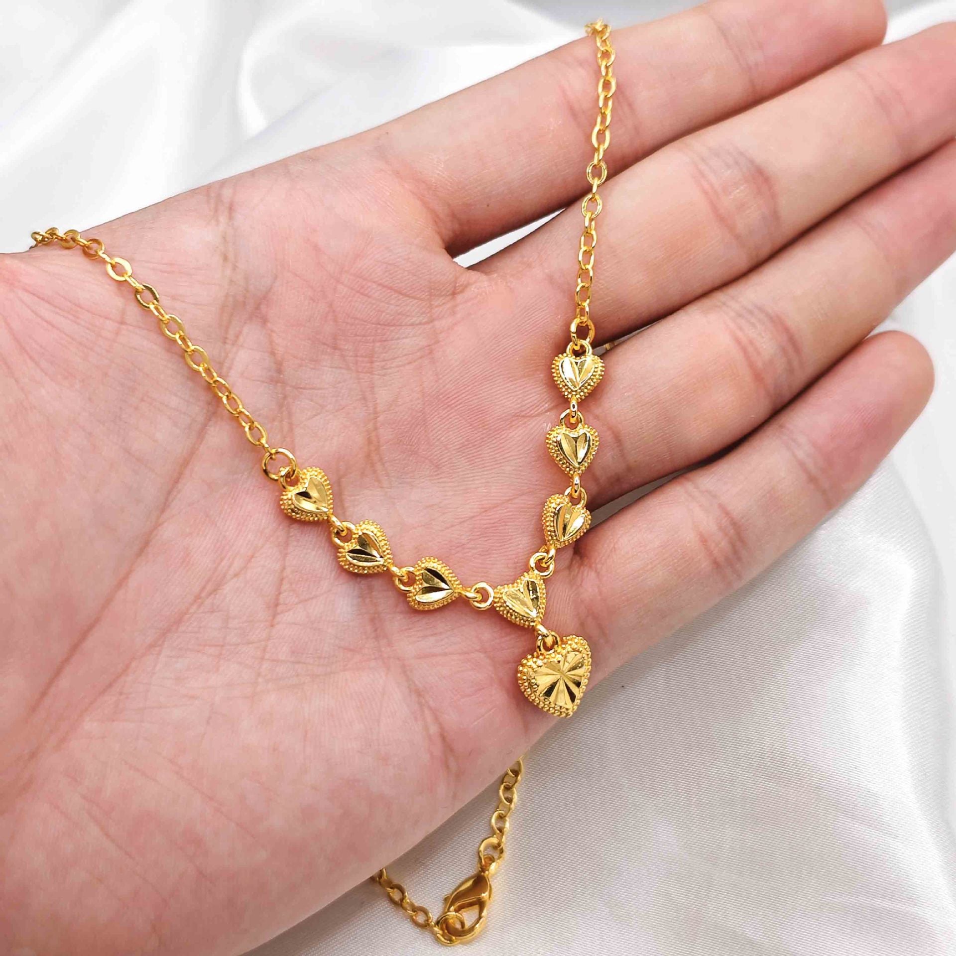 Gradient 3D Diamond-Cut Heart Drop Chain Design, 18K Real Gold Plated Copper Necklace, French Retro Gentle Luxury Style, Daily Dating Gift Commute Jewelry